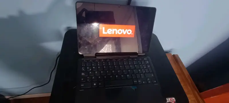 Tablet Lenovo TAB P11 con teclado y lápiz - 2