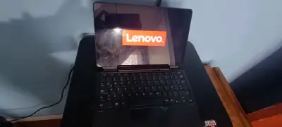 Tablet Lenovo TAB P11 con teclado y lápiz - miniatura 2