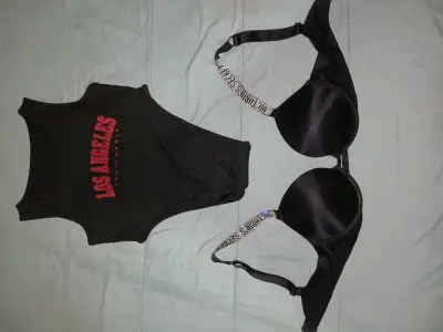 Conjunto de ropa interior y vestido negro elegante - miniatura 1