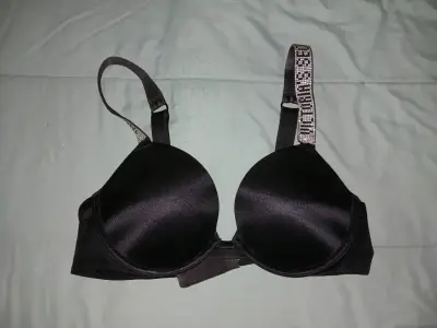 Conjunto de ropa interior y vestido negro elegante - miniatura 2
