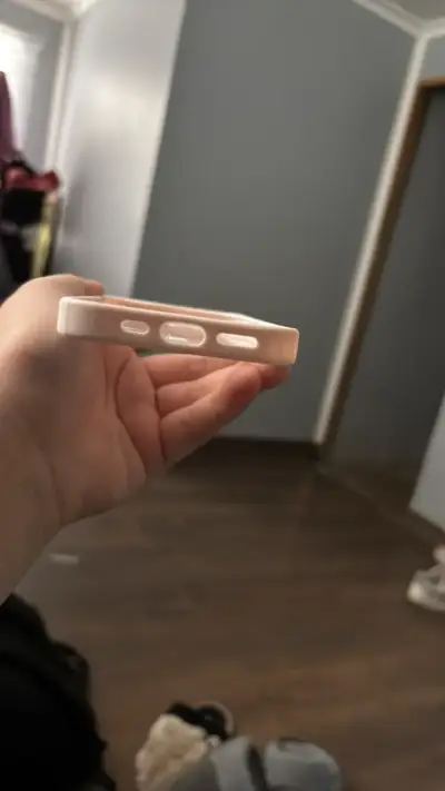 Funda transparente para iPhone 15 - miniatura 4