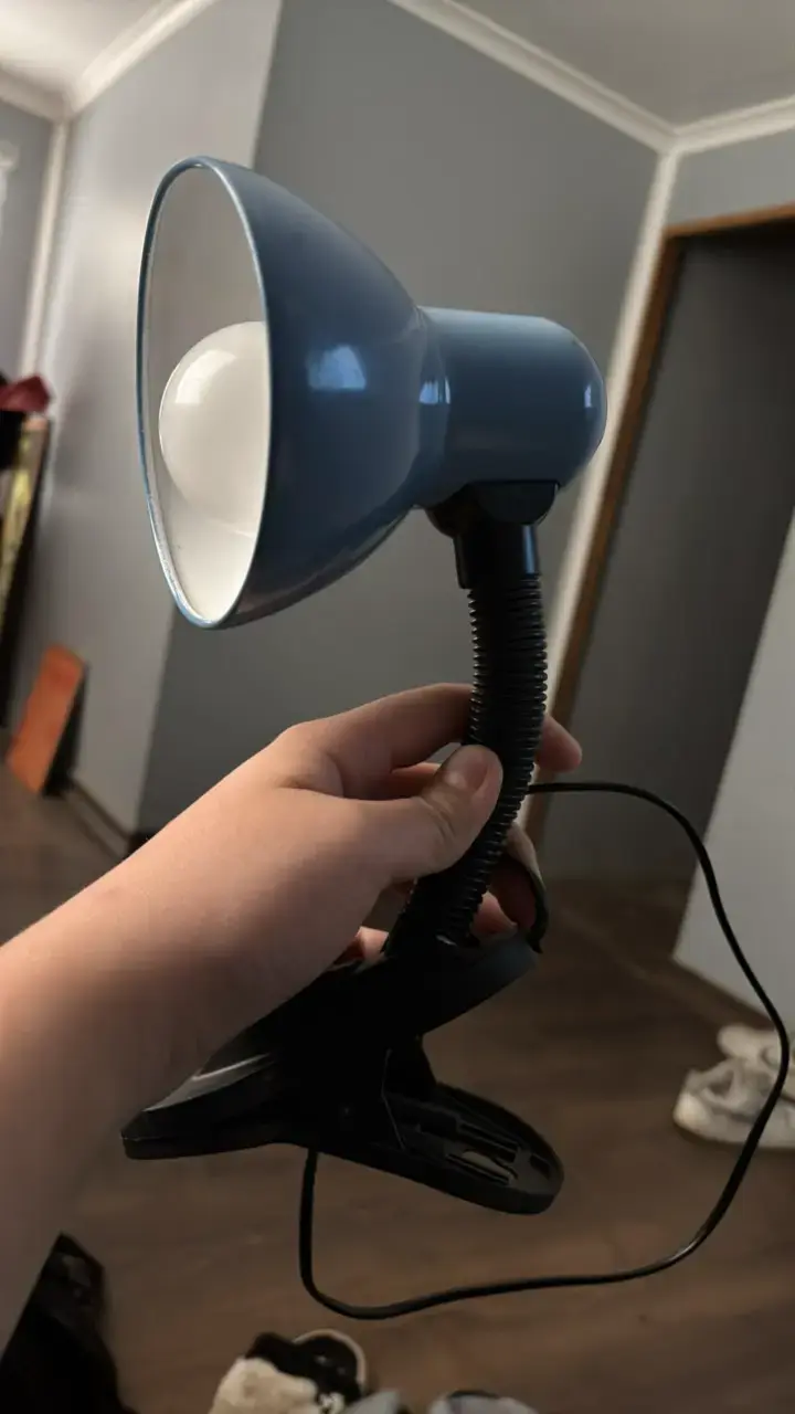 Lámpara de escritorio con pinza azul - 3