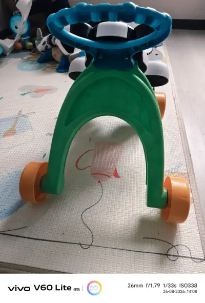 Andador para bebé con ruedas y manillar - miniatura 1