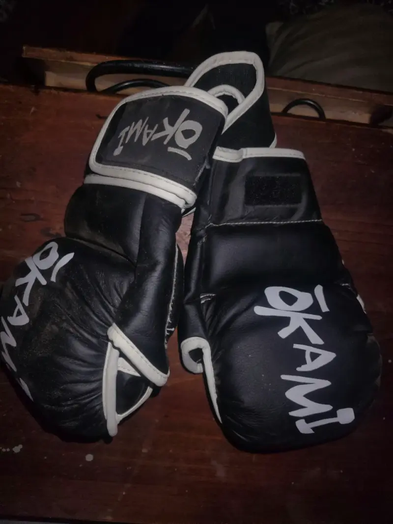 Guantes de Boxeo Okami Negros - 1