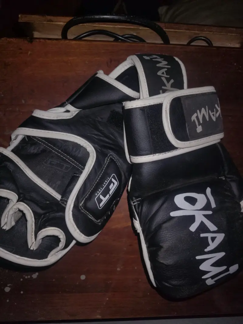 Guantes de Boxeo Okami Negros - 2