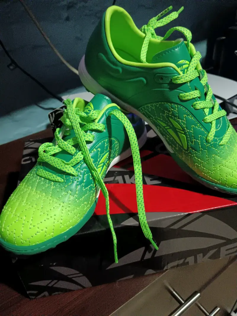 Zapatillas deportivas verdes para fútbol sala - 2