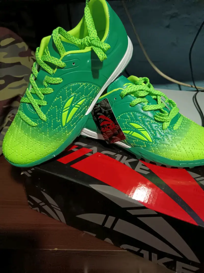 Zapatillas deportivas verdes para fútbol sala - 3