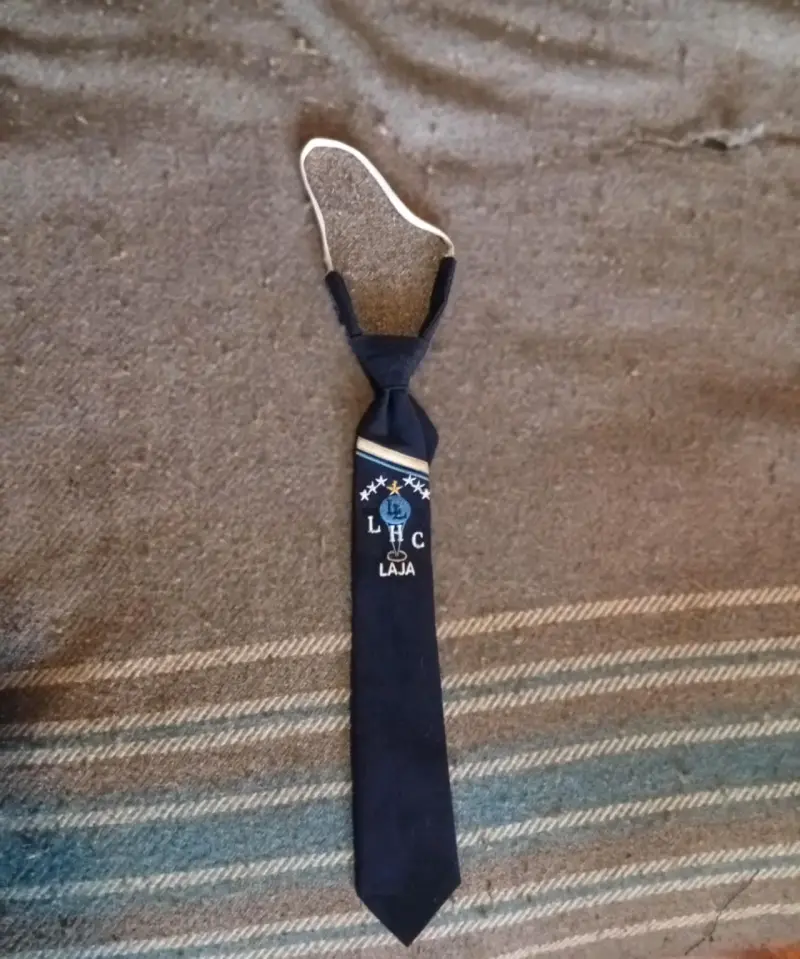 Corbata escolar azul con logo LHC Laja - 2