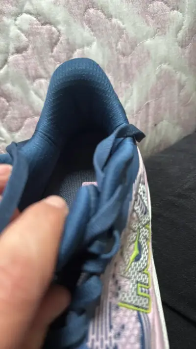 Zapatillas deportivas rosadas y azules - miniatura 5