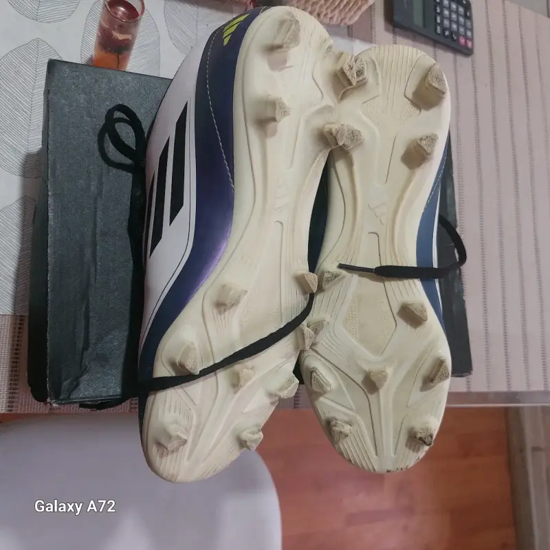 Botines de fútbol Adidas F50 Messi blancos y morados - 5