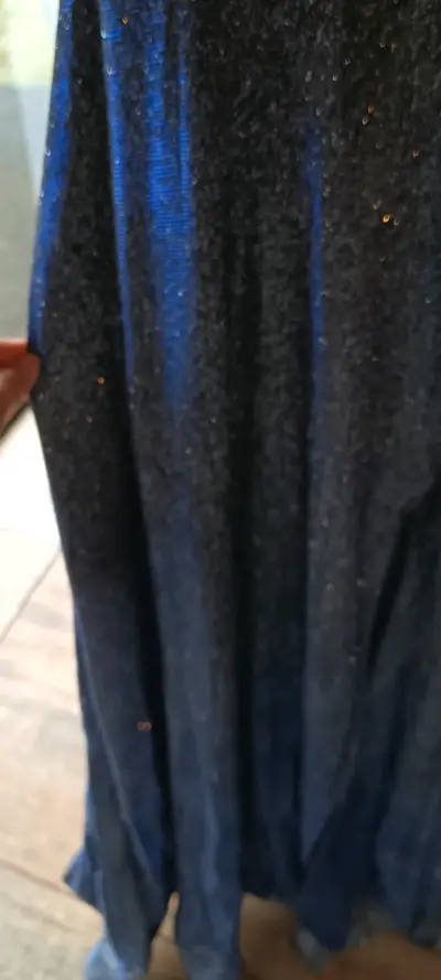 Vestido de fiesta azul brillante - miniatura 4