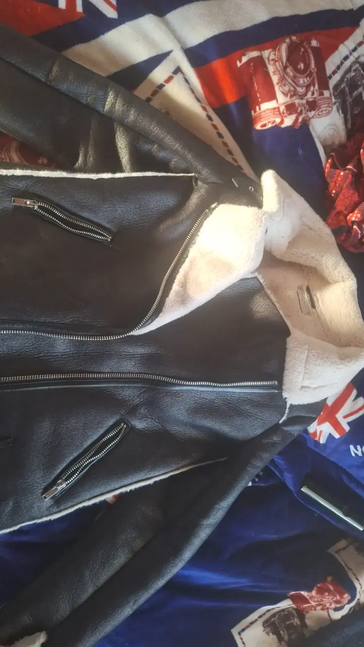 Chaqueta de cuero con forro de lana
