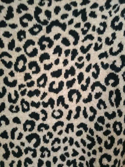 Suéter de mujer con estampado animal print - miniatura 3