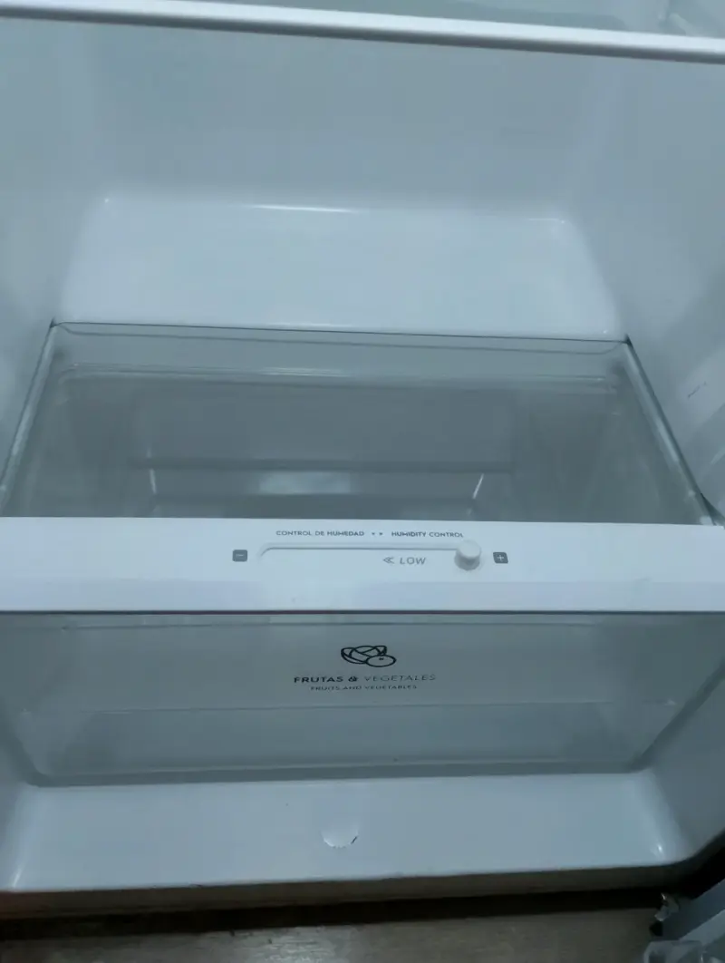Refrigerador compacto con control de humedad - 2