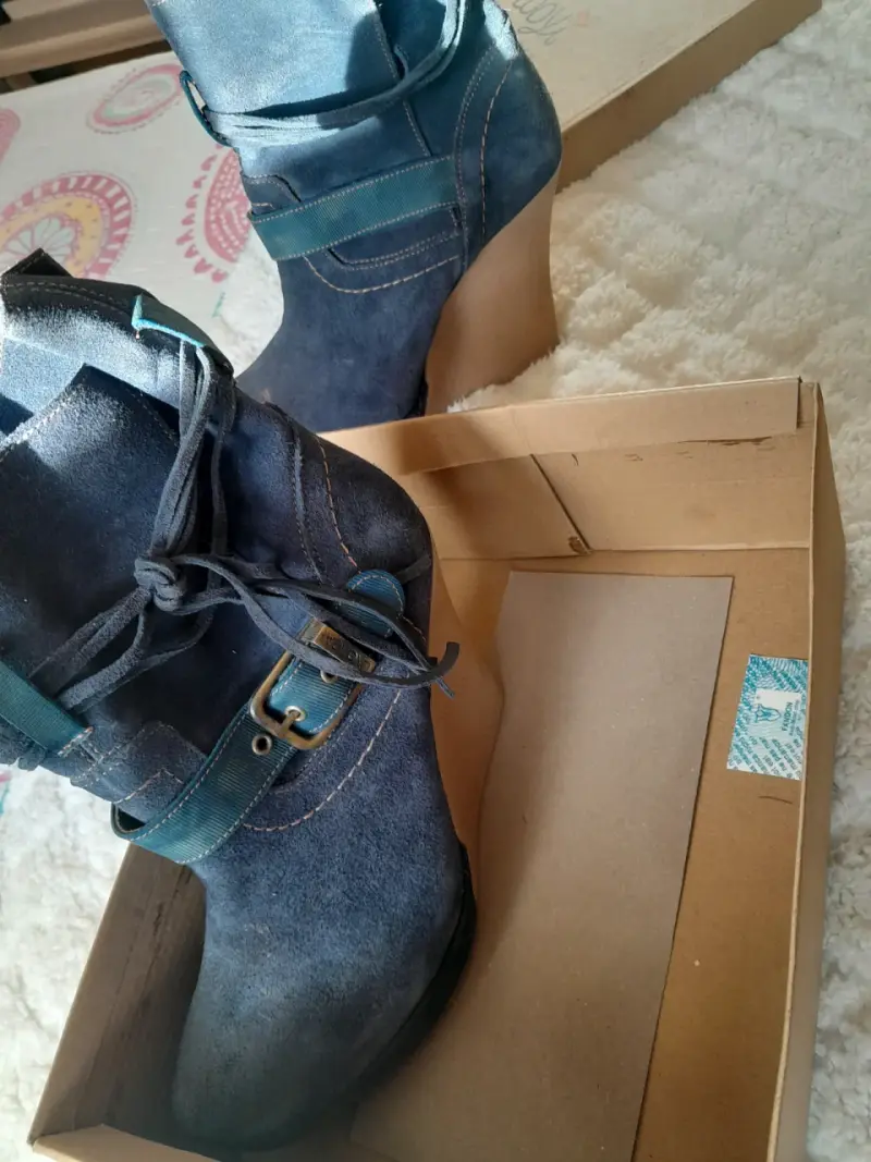 Botines beige con plataforma y cierre lateral - 3