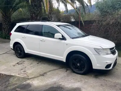 Dodge journey 2012 - miniatura 1