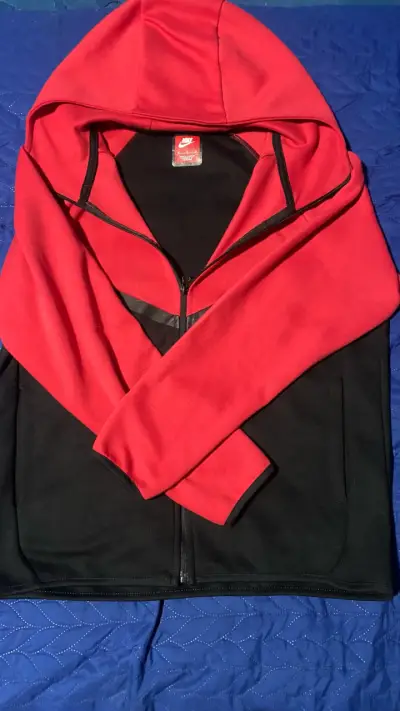 Polerón Nike Tech Rojo/Negro talla M - miniatura 1