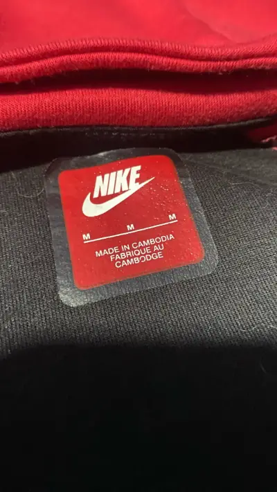 Polerón Nike Tech Rojo/Negro talla M - miniatura 2