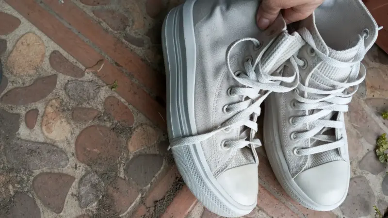 Zapatillas Converse blancas de lona - 2