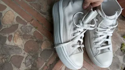 Zapatillas Converse blancas de lona - miniatura 2