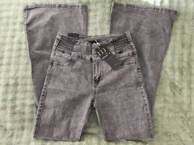 Jeans Flare de mujer Menina con diseño moderno - miniatura 1