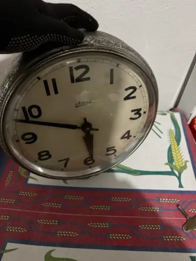 Reloj de pared vintage con llave - miniatura 3