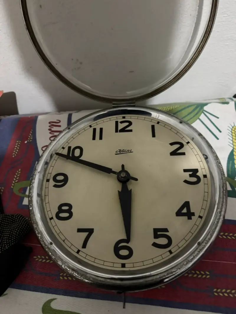 Reloj de pared vintage con llave - 5
