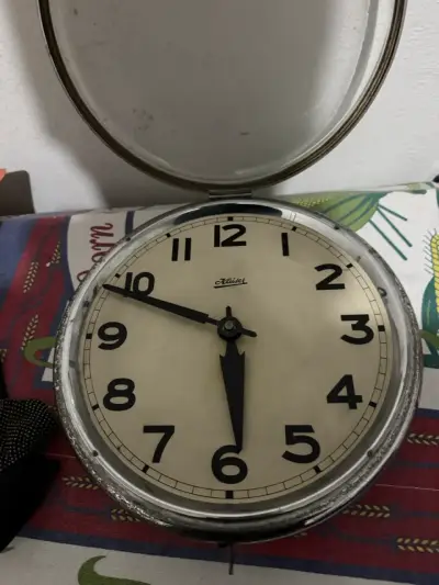 Reloj de pared vintage con llave - miniatura 5