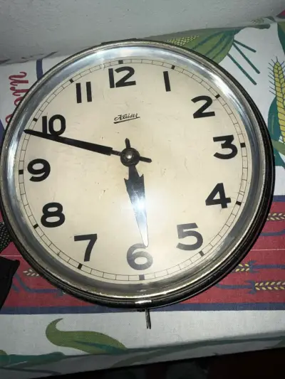 Reloj de pared vintage con llave - miniatura 6