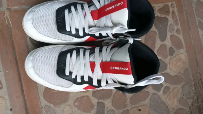 Zapatillas Converse blancas y negras talla 40 - 2
