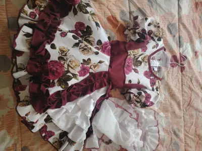 Vestido de huasa floral con volantes - miniatura 1