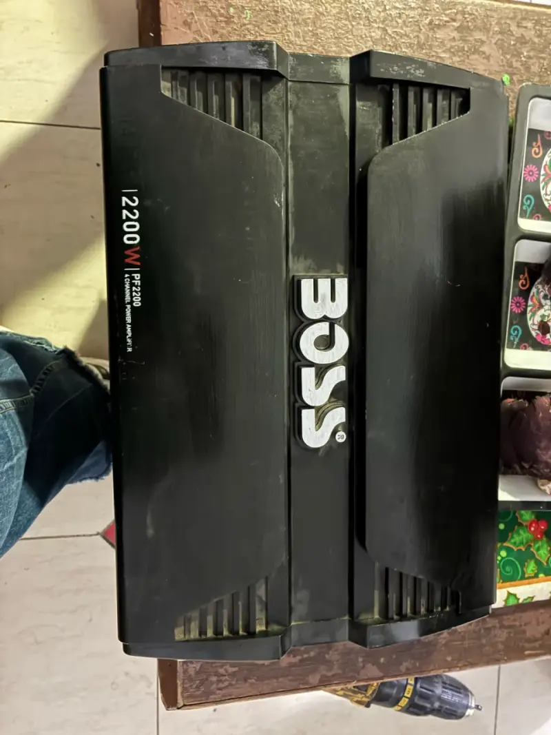 Subwoofer Lightning Audio con Amplificador Boss 2200W - 3