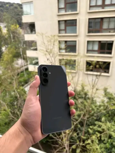 Samsung Galaxy A56en como nuevo excelente estado - miniatura 1