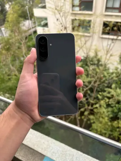 Samsung Galaxy A56en como nuevo excelente estado - miniatura 2