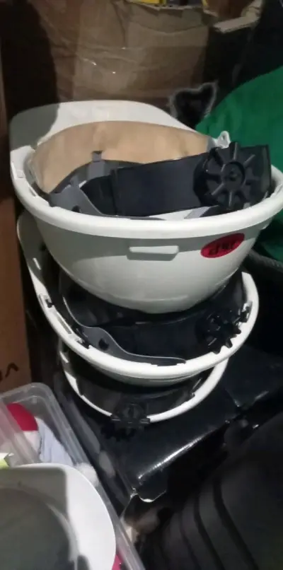 Casco de seguridad blanco con ajuste - miniatura 1