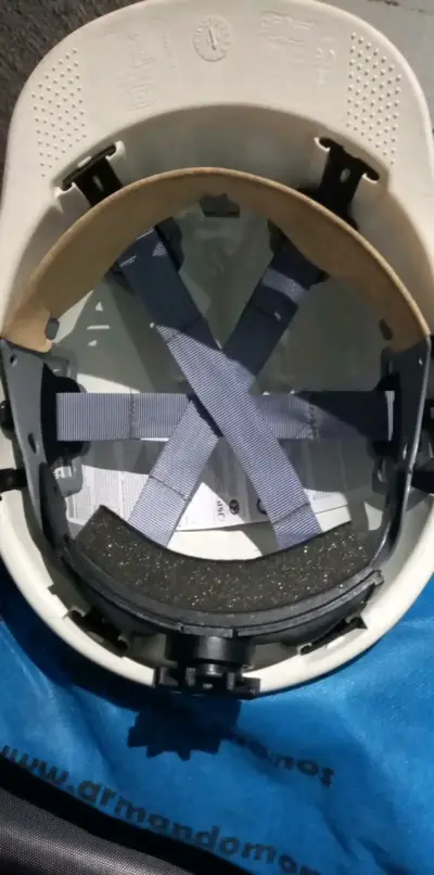 Casco de seguridad blanco con ajuste - miniatura 2