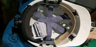 Casco de seguridad blanco con ajuste - miniatura 3