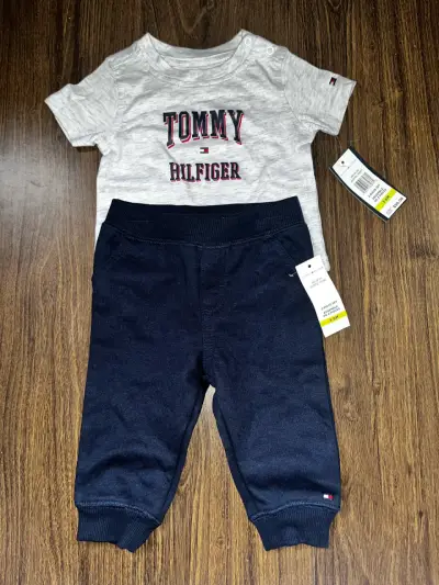 Conjunto de bebé Tommy Hilfiger gris y azul - miniatura 1