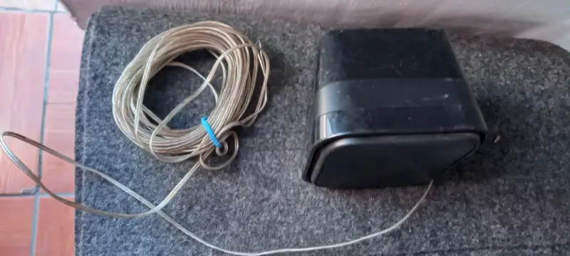 Parlante compacto con cable - 2