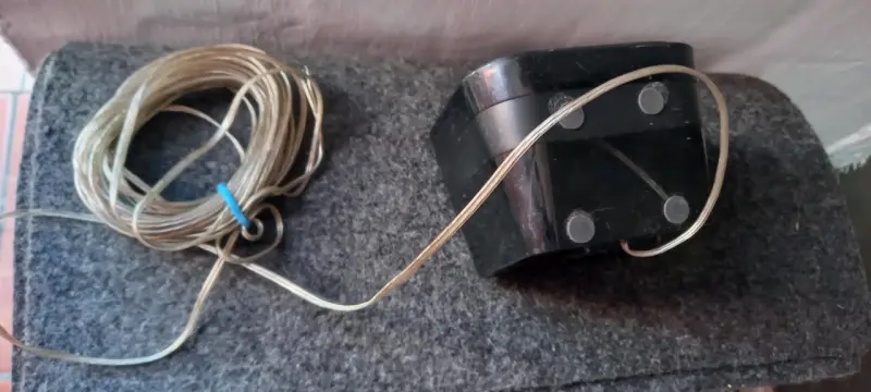 Parlante compacto con cable - 3