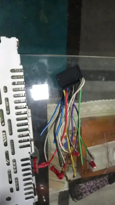 Radio para auto Sony con reproductor CD - miniatura 3