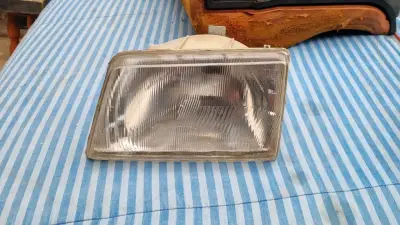 Foco Piloto Peugeot 205 - miniatura 1
