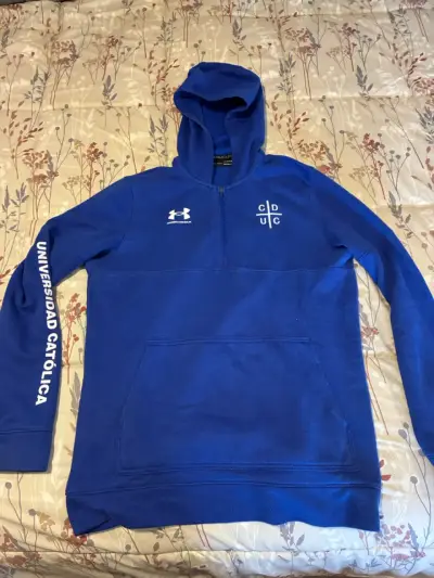 Polerón azul Universidad Católica Under Armour - miniatura 1