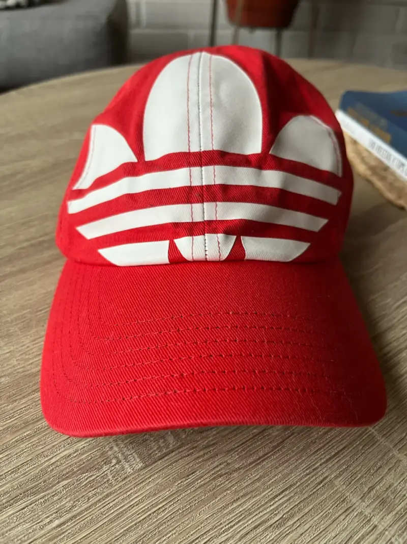 Gorra roja Adidas - 2