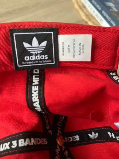 Gorra roja Adidas - miniatura 3