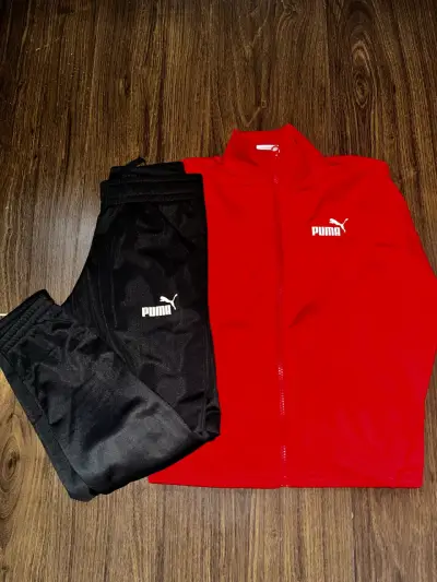 Conjunto deportivo Puma rojo y negro para niño - miniatura 1