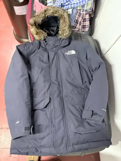 Parka The North Face con capucha de piel sintética - miniatura 1