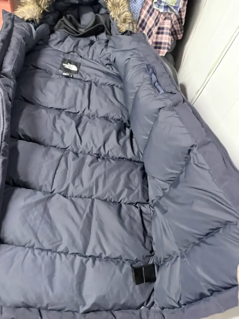 Parka The North Face con capucha de piel sintética - 4