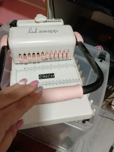 Encuadernadora Cinch Heidi Swapp para Scrapbooking - miniatura 1