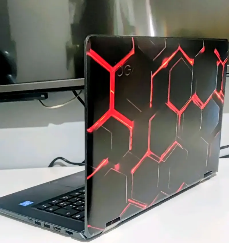 Laptop Lenovo convertible con diseño único - 3